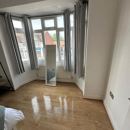Central & Cozy 3Br Apt - High Chair - Free Parking Λονδίνο Εξωτερικό φωτογραφία