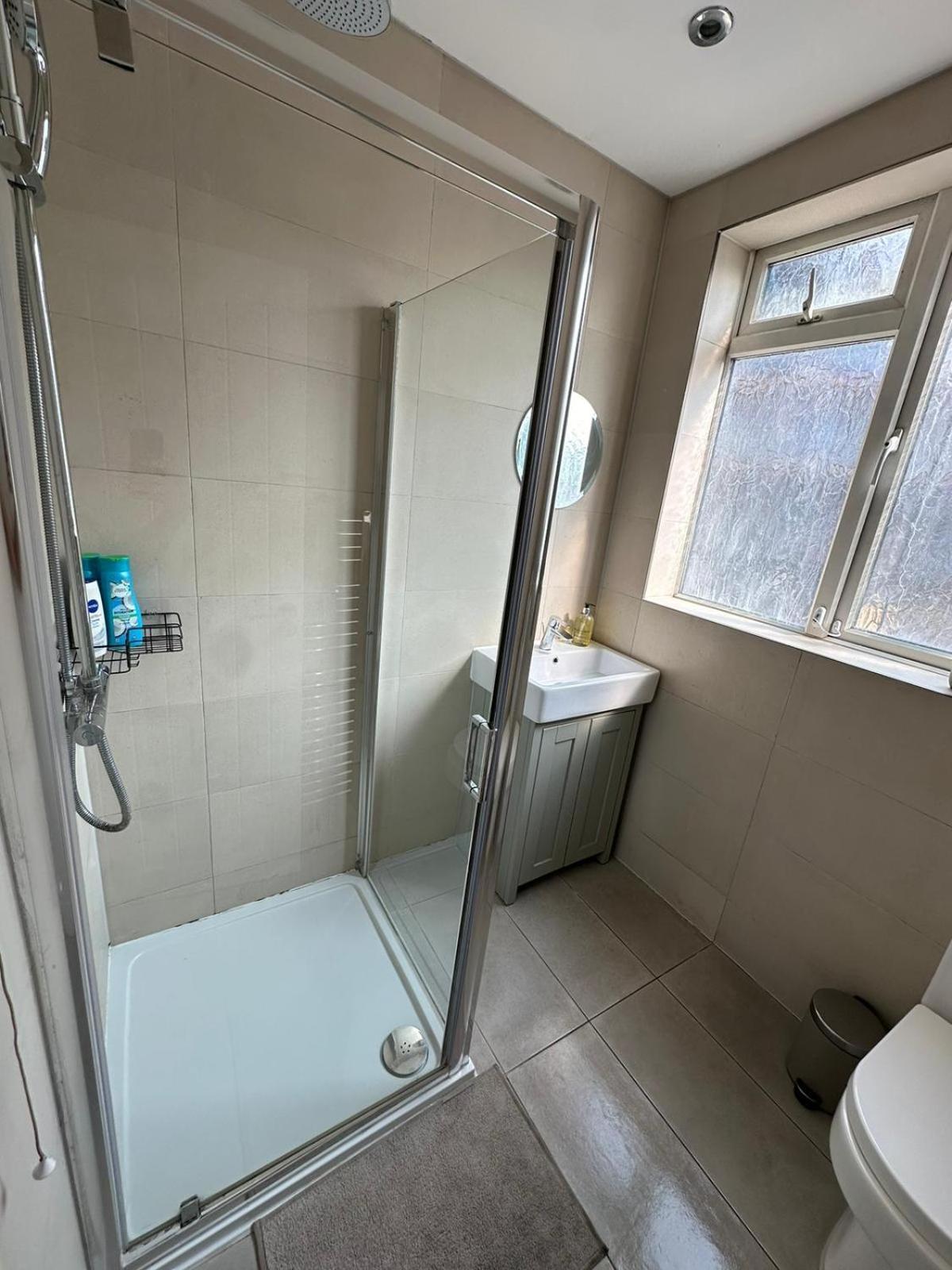 Central & Cozy 3Br Apt - High Chair - Free Parking Λονδίνο Εξωτερικό φωτογραφία